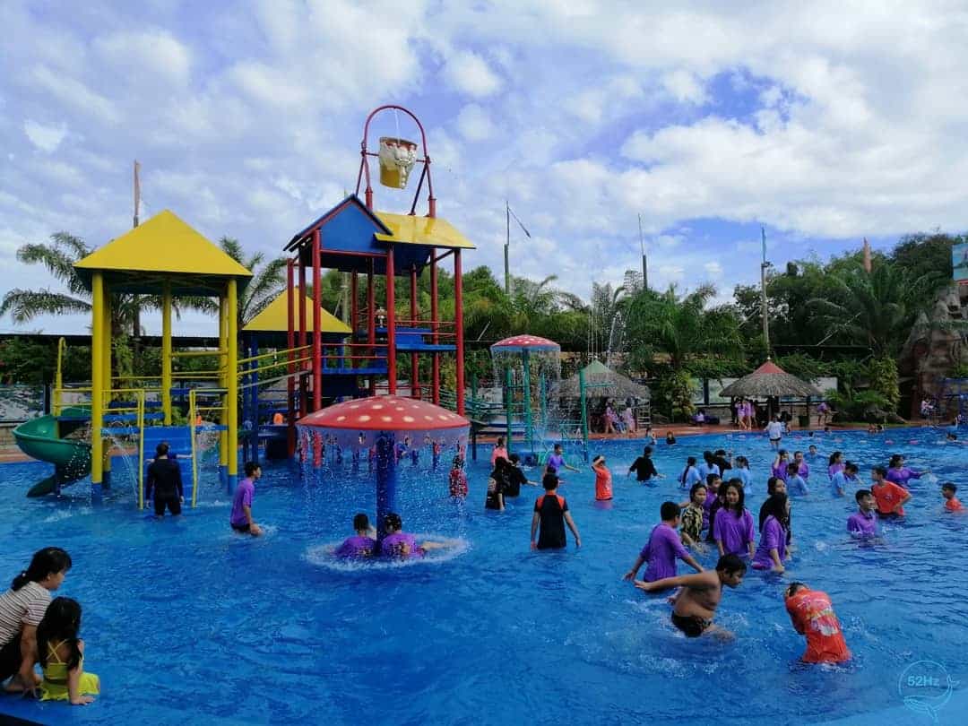 Công viên nước tại khu du lịch Long Điền Sơn