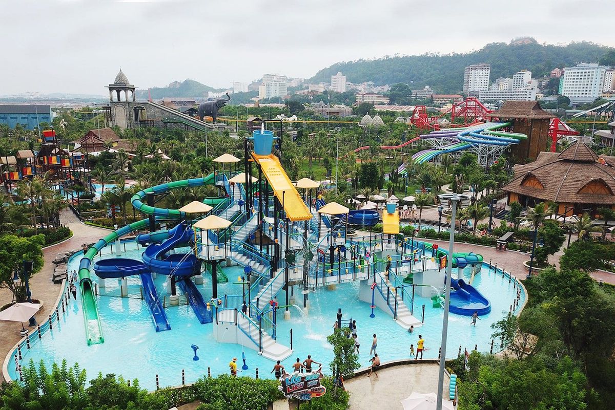 Vui hết nấc tại Typhoon Water Park, thổi bay cái nóng ngày hè Hạ Long 2