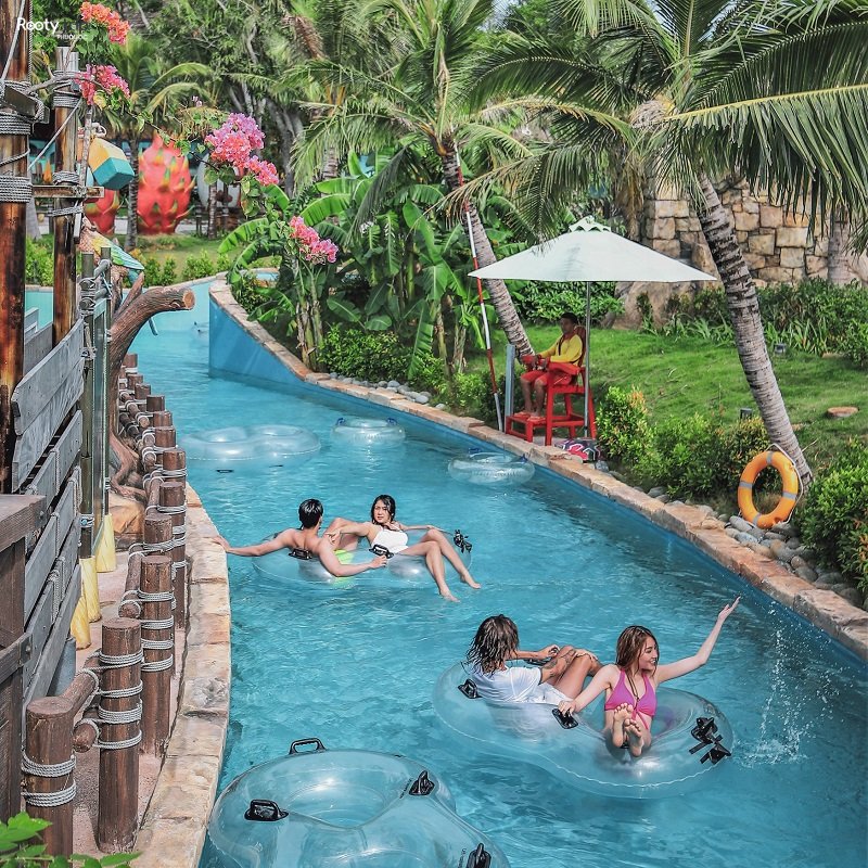 http://vgtwaterparks.com/wp-content/uploads/lazy-river-zone-hon-thom-water-park.jpg