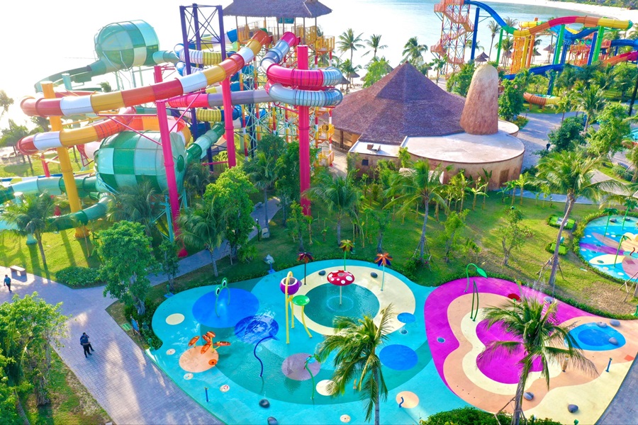 http://vgtwaterparks.com/wp-content/uploads/vinwonders-nha-trang-water-park-3.jpg