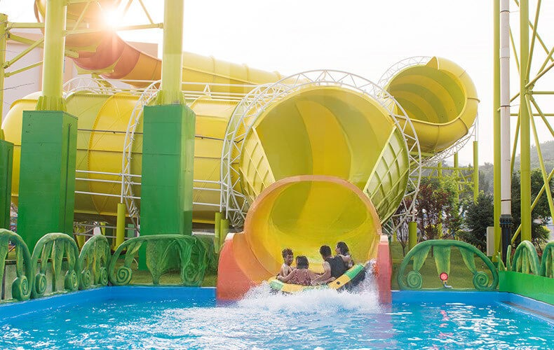 truot-tran-cong-vien-nuoc-VGTwaterparks