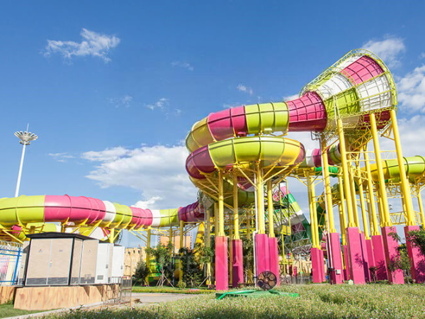 duong-truot-thung-lung-bao-1-cong-vien-nuoc-VGTwaterparks-1