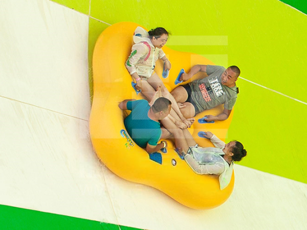 truot-loa-lon-1-cong-vien-nuoc-VGTwaterparks