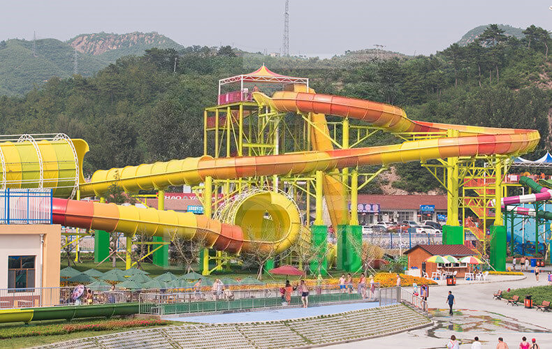 truot-tran-cong-3-vien-nuoc-VGTwaterparks-1