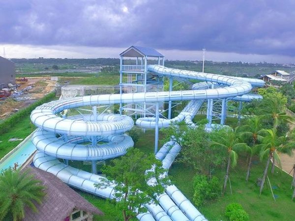 Trượt cỗ máy thời gian 9 (6) – Công viên nước VGTWaterparks