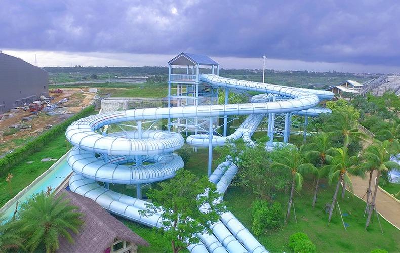 Trượt cỗ máy thời gian 9 (1) - Công viên nước VGTWaterparks