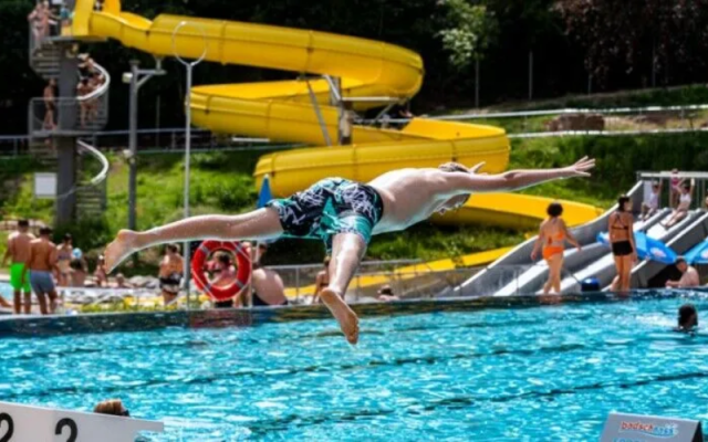 wiegand.waterrides giúp các điểm tham quan chuẩn bị cho mùa bể bơi ngoài trời