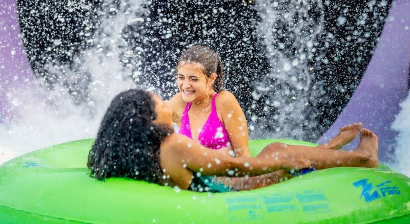 Bạn bè tại Splish Splash