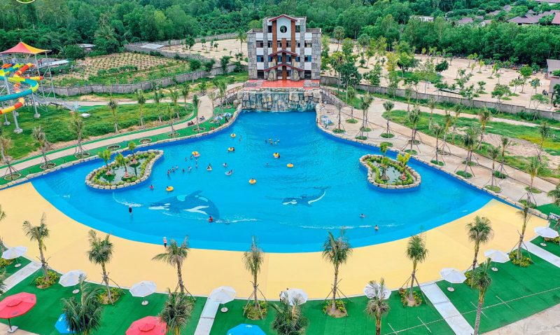 Hồ tạo sóng là một trong những sản phẩm nổi bật tại VGT Waterparks
