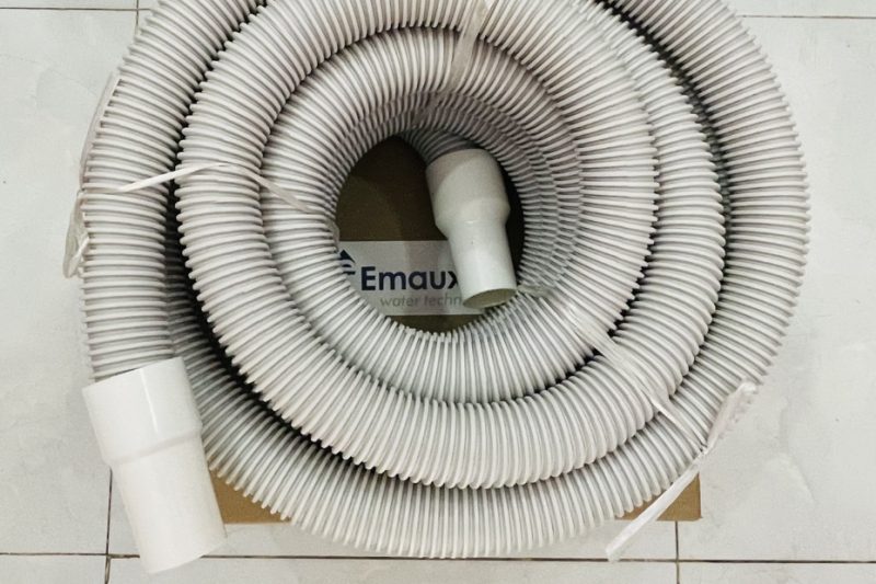 cách hút đáy hồ bơi