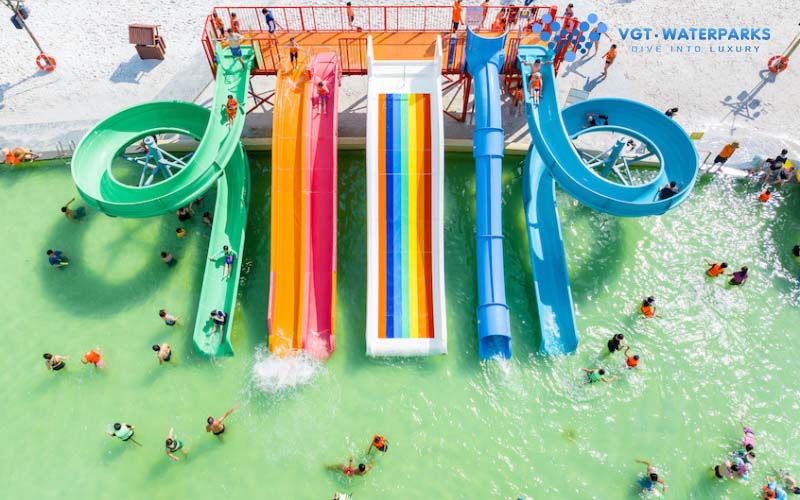 Cụm đường trượt đa sắc màu