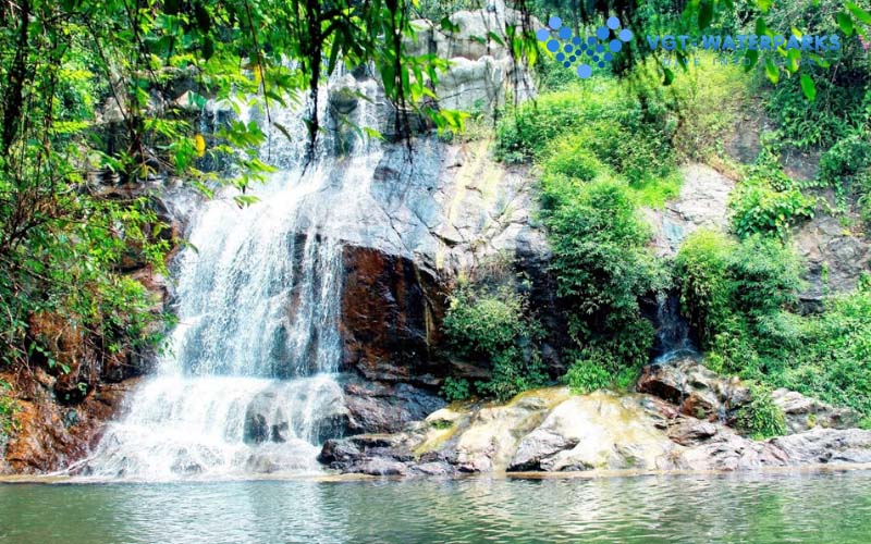 Di chuyển đến công viên nước Ao Vua