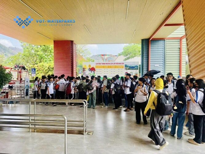 gia-ve-cong-vien-nuoc-thanh-long