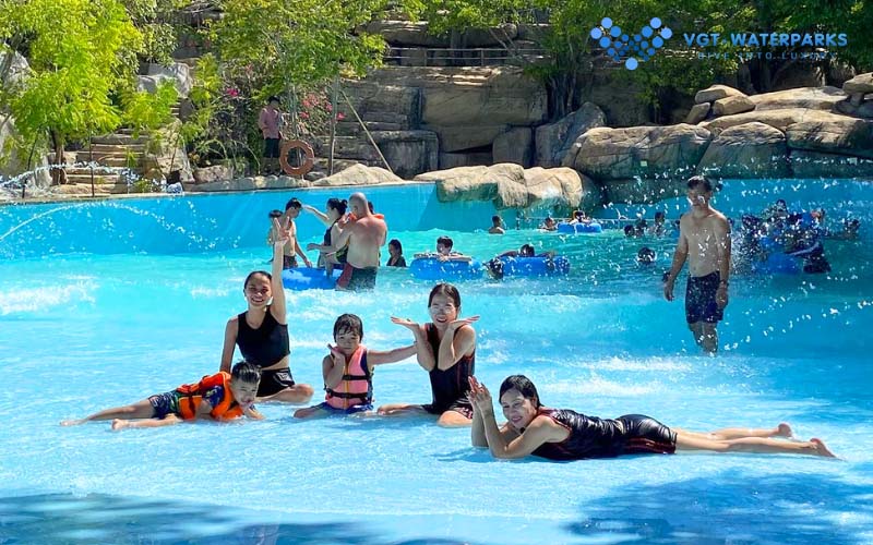 Trải nghiệm hồ tạo sóng I-Resort